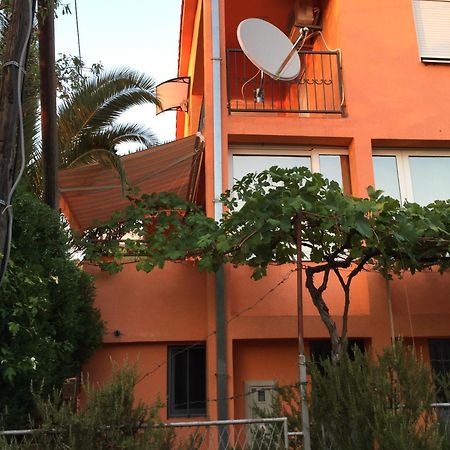 Holiday Home Orange Utjeha Eksteriør bilde