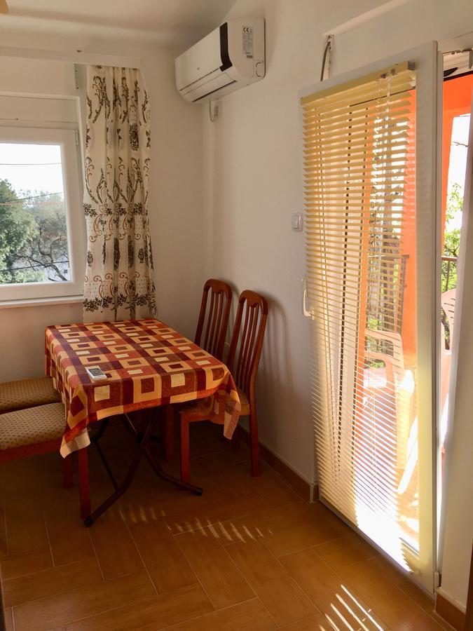 Holiday Home Orange Utjeha Eksteriør bilde